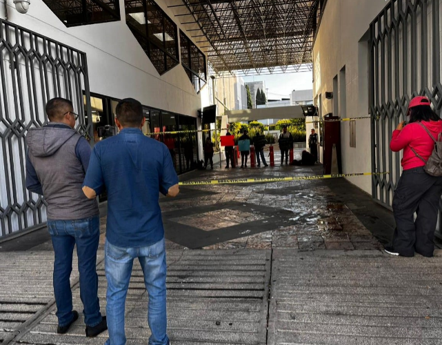 En protesta por la alta inseguridad, estudiantes de la UPAEP bloquean los accesos a la universidad