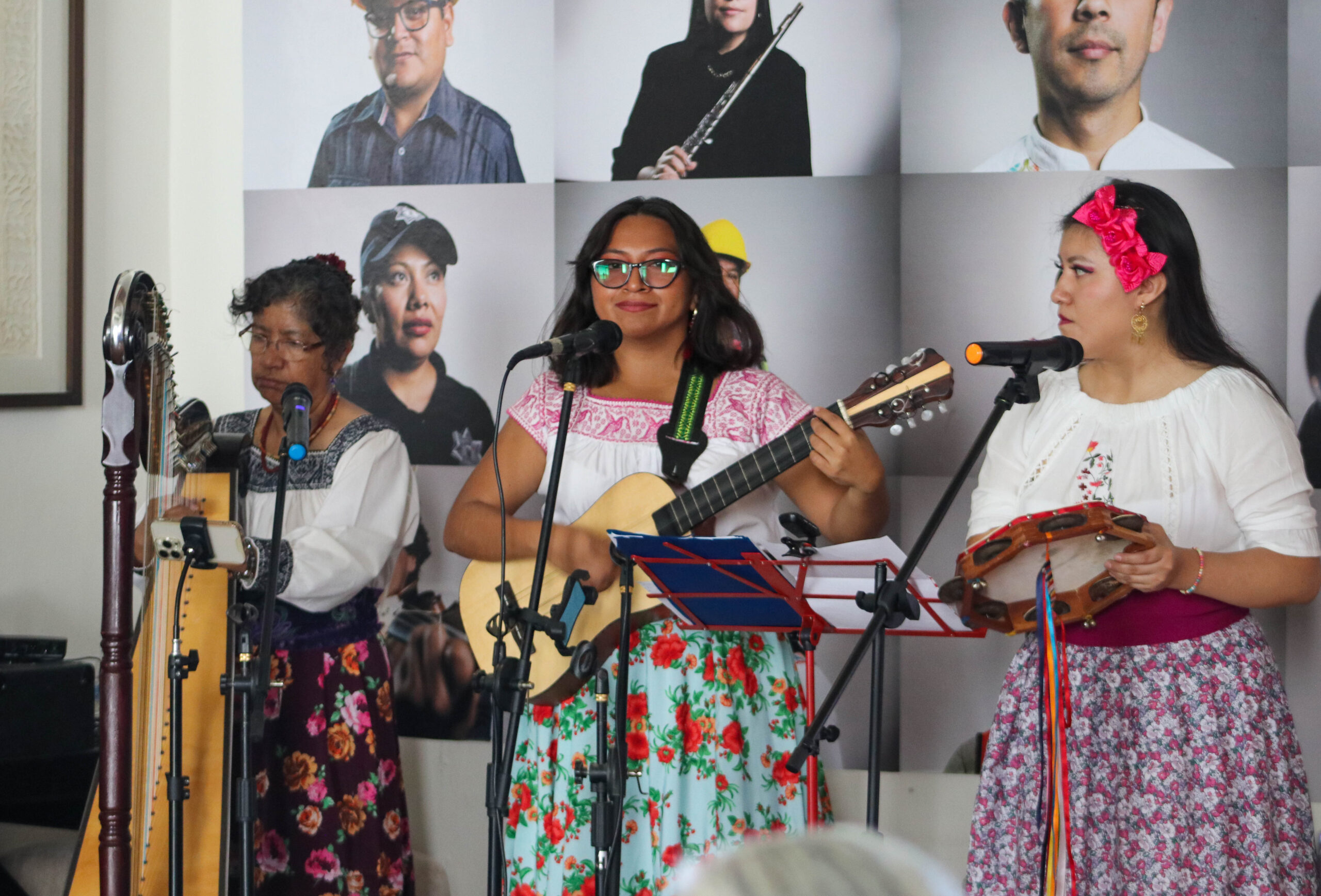 Premia gobierno estatal a mujeres indígenas con trayectoria destacada