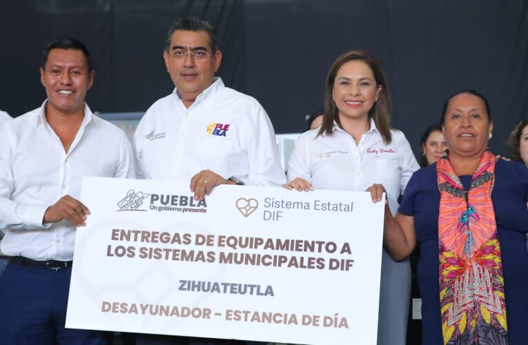 Sergio Salomón y Gaby Bonilla entregan equipamiento a 69 Sistemas Municipales DIF