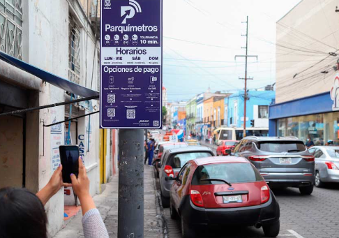 Vecindario se rebela contra el sistema de parquímetros y se manifiesta en contra