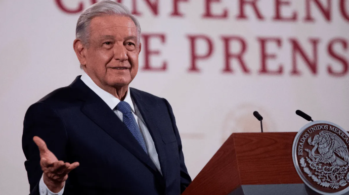 AMLO promete que los trabajadores no serán afectados por la extinción de los fideicomisos