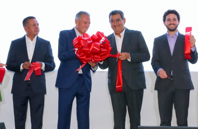 Sergio Salomón inaugura agencia automotriz BYD