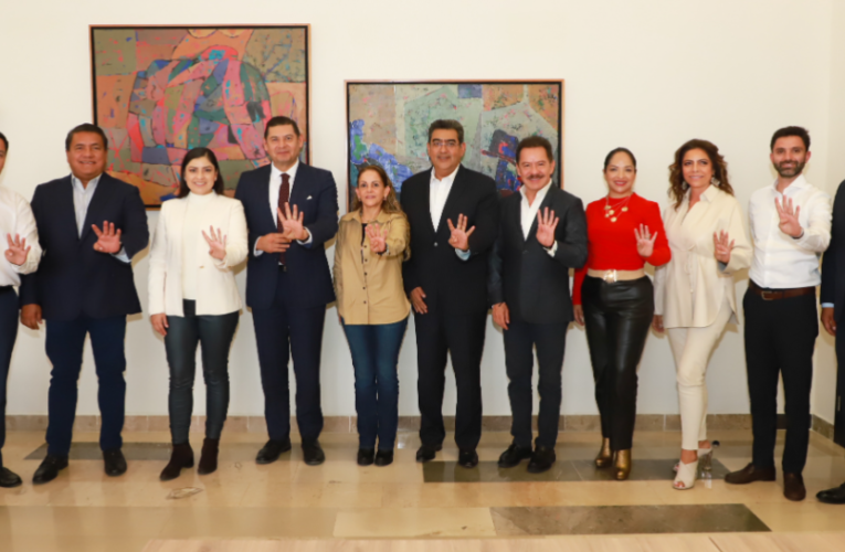 Encabeza Sergio Salomón encuentro en favor de la unidad por Puebla