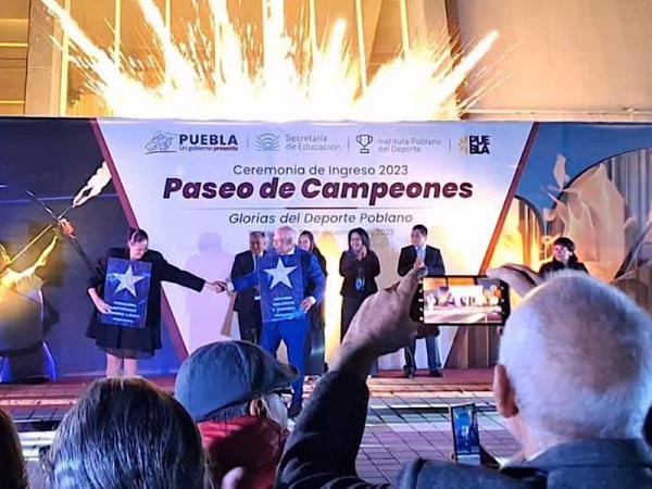 Con “Paseo de Campeones”, gobierno de Puebla inmortaliza ocho nuevas personalidades del ámbito deportivo