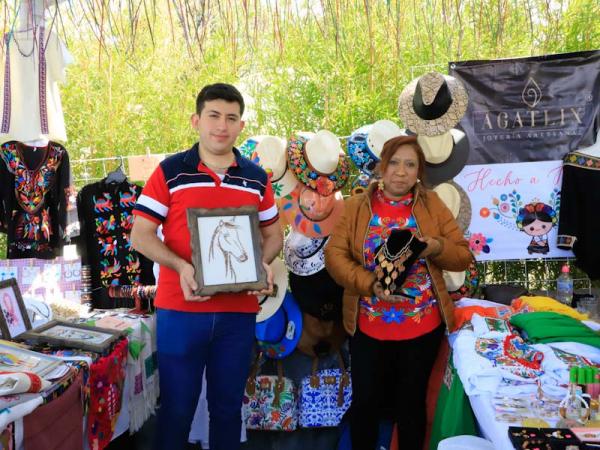 Promueve gobierno estatal trabajo de artesanos en Gran Premio Ecuestre