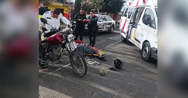 Motociclista resulta lesionado por choque contra particular en Atlixco